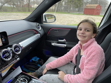 Greta in loaner MB GLB